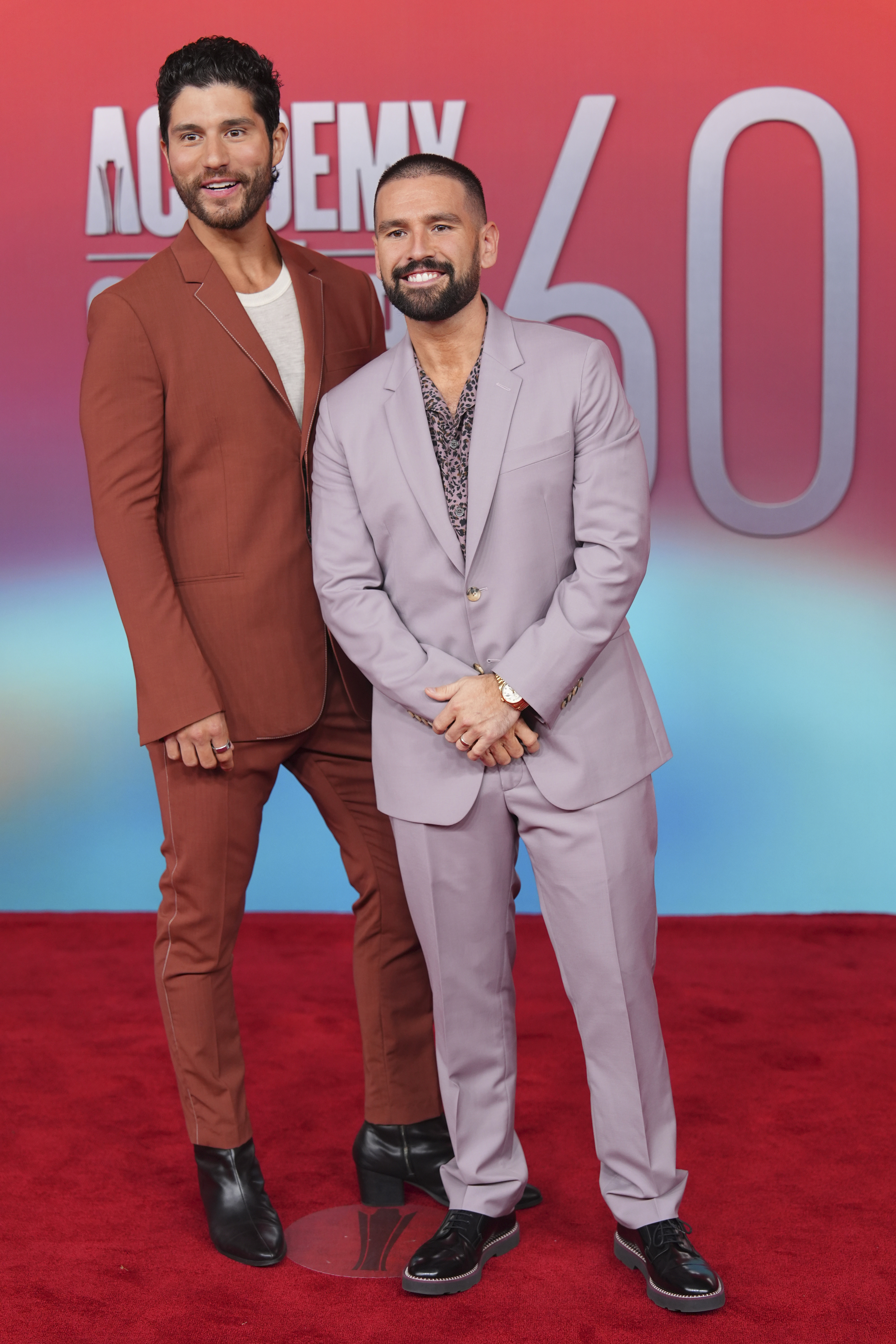 Dan Smyers, Left and Shay Mooney of Dan + Shay reach the 60th annual Awards of the country's music on Thursday, May 8, 2025, in Frisco, Texas